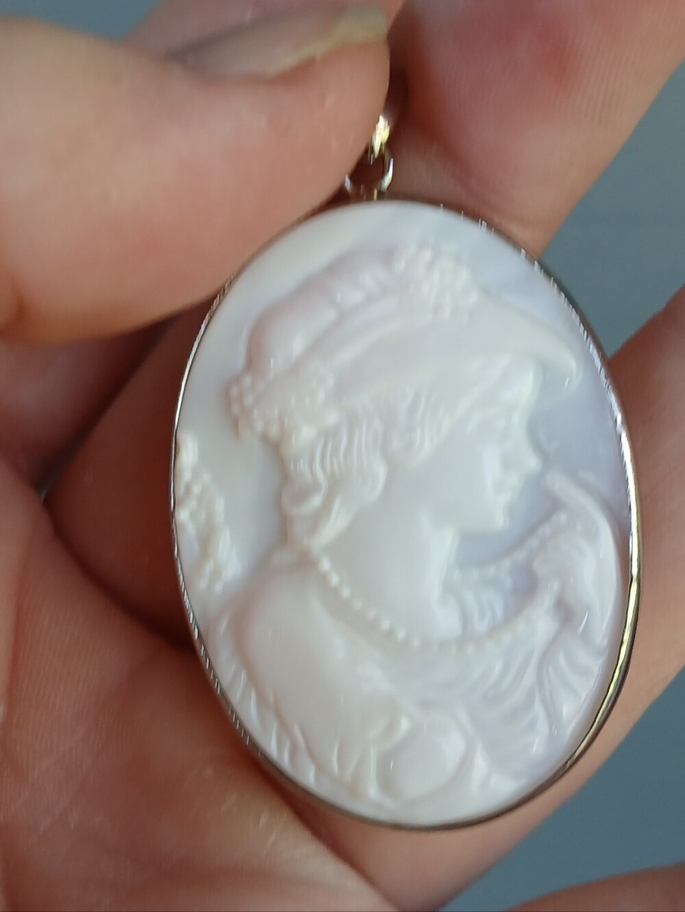 New Carved Faux White Shell Oval Cameo Pendant.